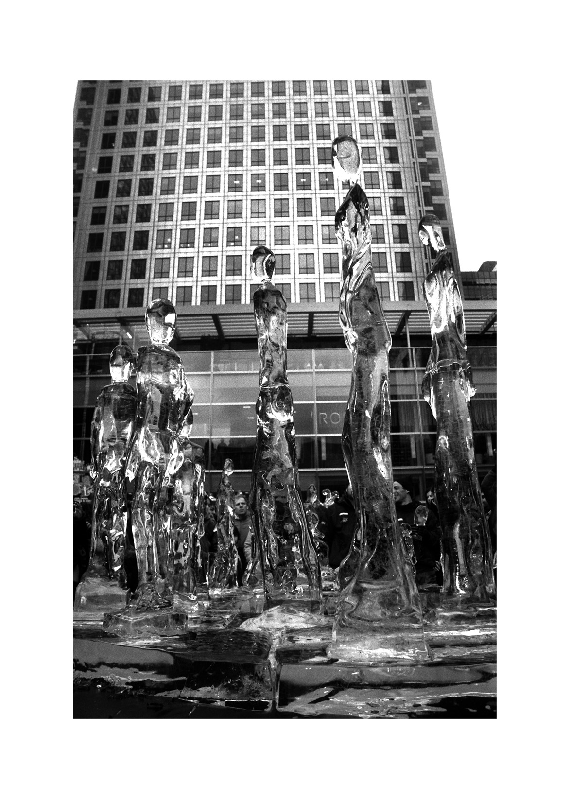 Ice Sculpture festival (Pedro Mira & Niall Magee) / Montgomery Square E14 / January 2011
