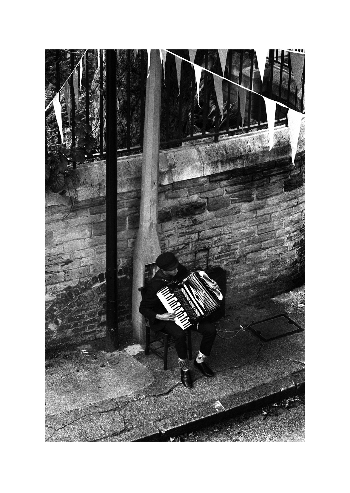 Accordionist (Alex Barrow) at Bastille Day celebration / Green Dragon Court SE1 / July 2008