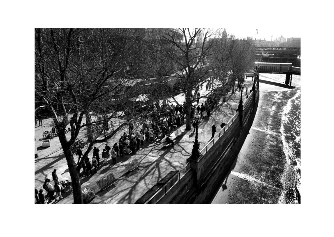 Queuing to pay respects to Queen Mother / South Bank SE1 / April 2002