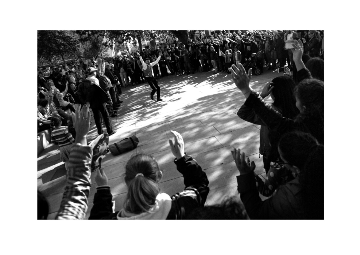 Street Theatre (Mike Raffone) / Jubilee Gardens SE1 / May 2014