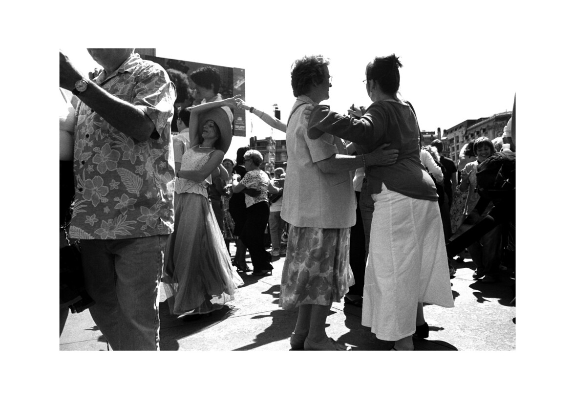 ‘Fair Trade’ Tea Dance / Trafalgar Square WC2 / June 2005