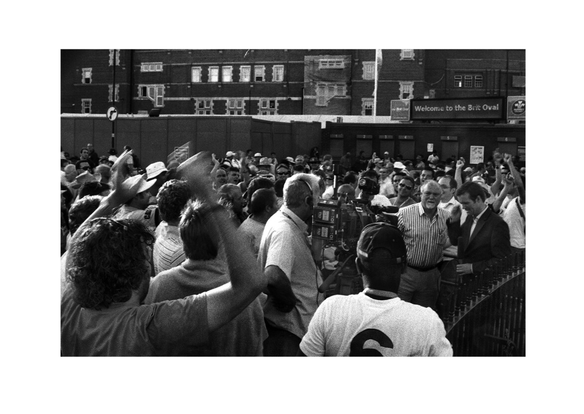 England fans celebrate winning the Ashes / Harleyford Road SE11 / August 2009