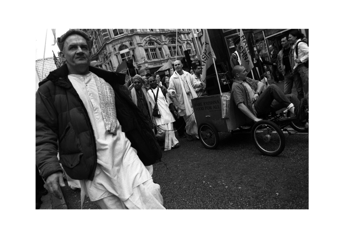 Hare Krishna Parade / Oxford Street W1 / March 2005