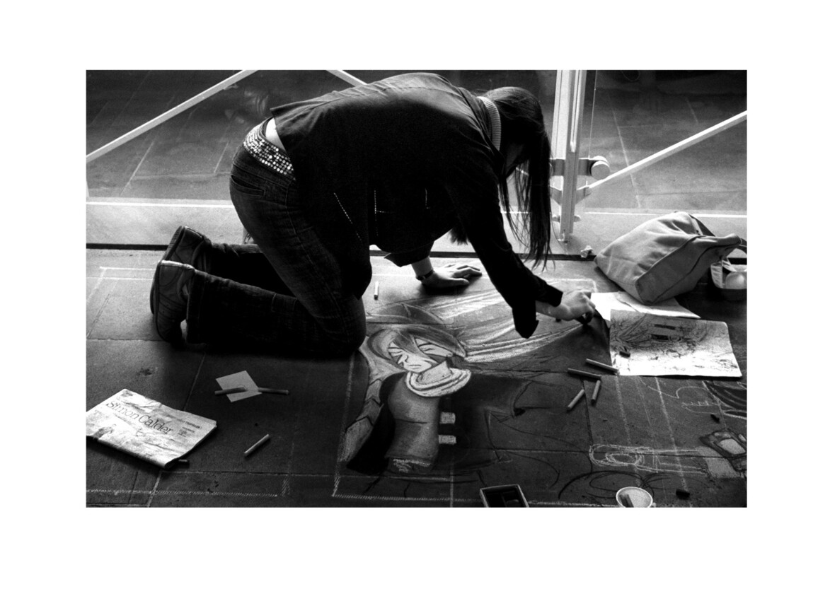 Pavement art competition / Buckingham Palace Road SW1 / June 2005