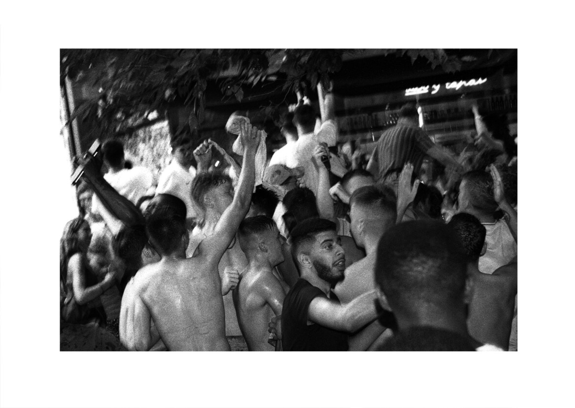 England fans celebrate victory over Sweden / Bankside Mix SE1 / June 2018