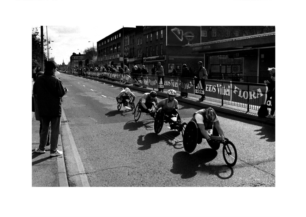 London Marathon / Jamaica Road SE16 / April 2000